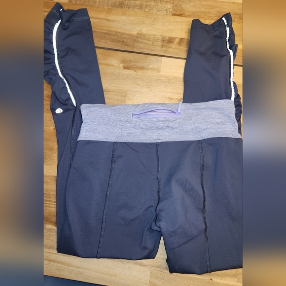 (6) Lululemon Run Speed Tights Coal and Lilac - Picture 5 of 6